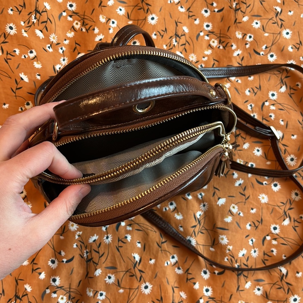 Leather backpack - Picture 2 of 3